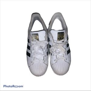 Adidas white lowtop superstars size 7 1/2